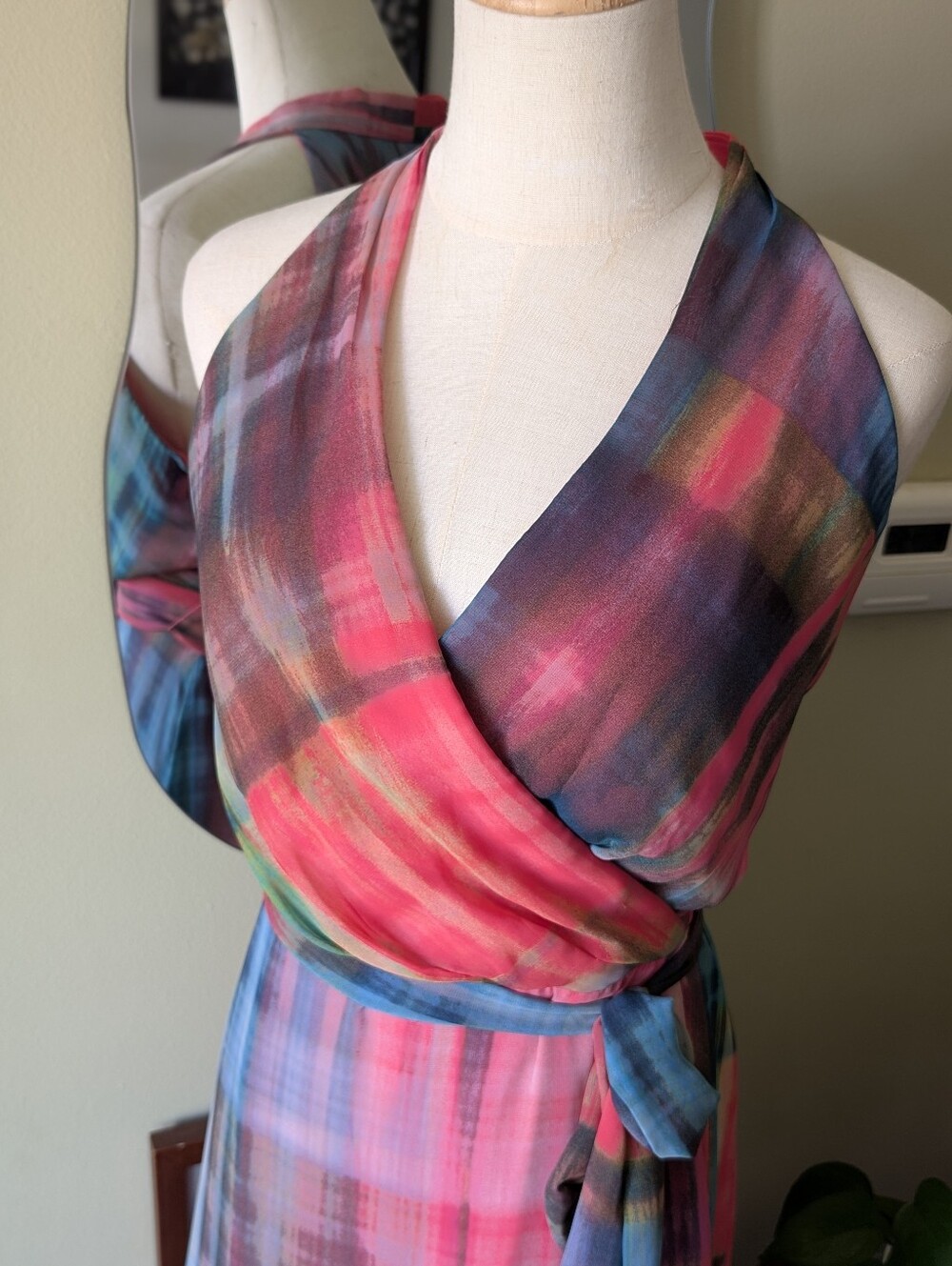Plus Size Tie Dye Maxi Dress - Picture 4 of 16